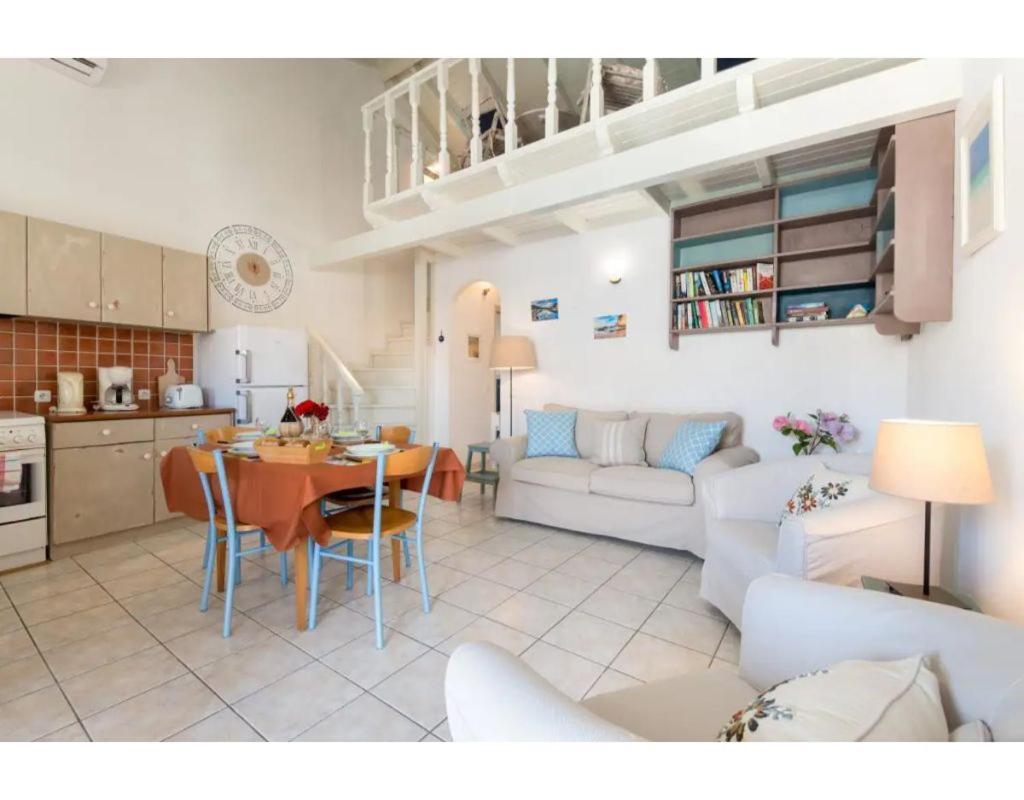 Faye'S Loft Apartment ไกออส ภายนอก รูปภาพ